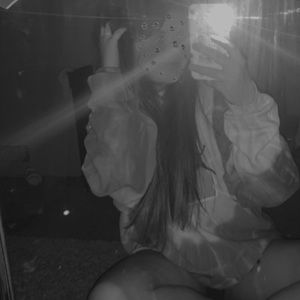 Meet your Posher, Caitlin